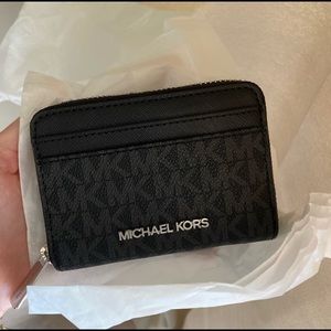Michael Kors Jet Set Travel Wallet